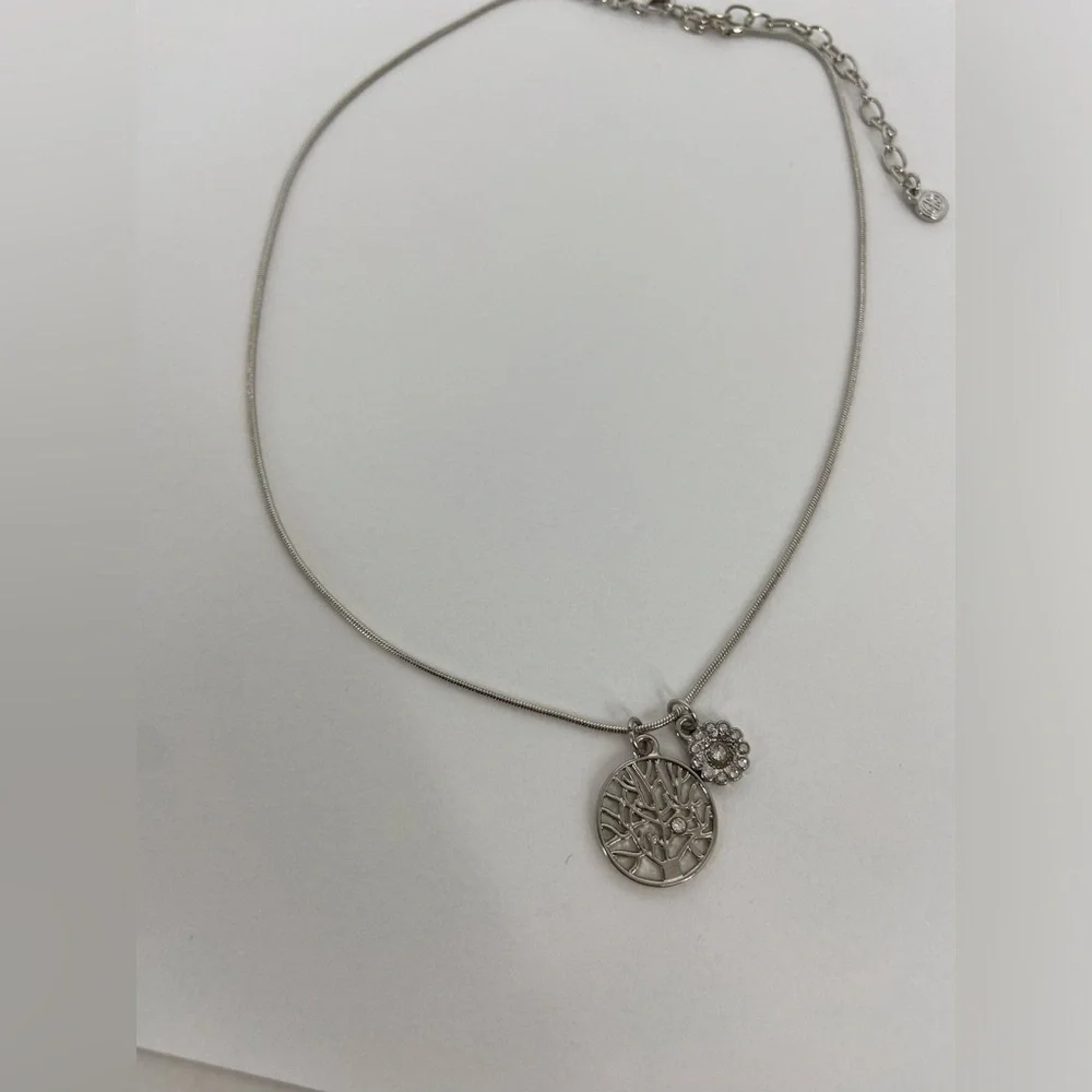 Graziano Silver tone Tree of Life + Rhinestone flower Pendants Necklace‎ 16-19”